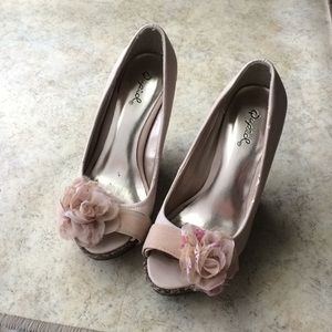 ♻️♻️DONATED ♻️♻️ Flower wedges